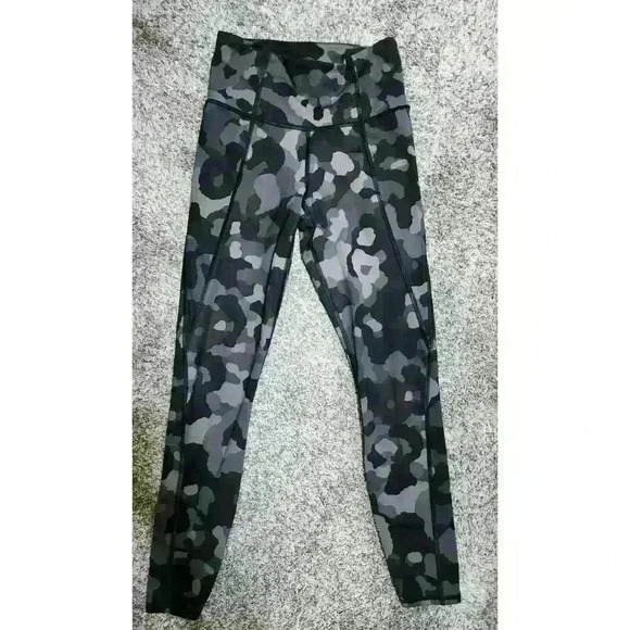 ATHLETA Leggings Lightning 7/8 Tight Black‎ Camouflage XXS - Picture 2 of 4